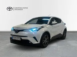 Vit Begagnad 2017 Toyota C-HR Executive SUV | 169 900 kr (Marknadspris)