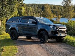 Grå Begagnad 2025 Isuzu D-Max Pickup | 781 250 kr (Dyr)