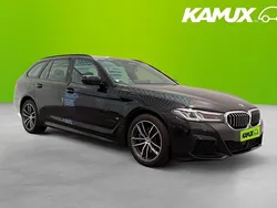 Svart Begagnad 2021 BMW 530e M Sport Kombi | 339 800 kr (Marknadspris)