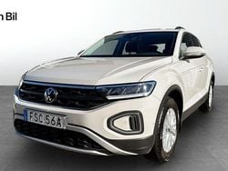 Grå Begagnad 2023 VW T-Roc Life SUV | 229 900 kr (Marknadspris)