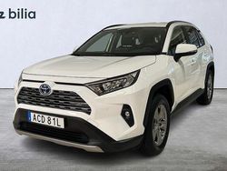 Vit Begagnad 2022 Toyota RAV4 Hybrid Active SUV | 379 900 kr (Marknadspris)