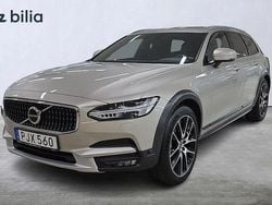 Brun Begagnad 2017 Volvo V90 CC Pro Kombi | 319 000 kr (Marknadspris)
