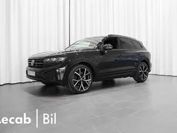 Svart (grenadilla black metallic) Begagnad 2025 VW Touareg R-line SUV | 829 500 kr (Marknadspris)