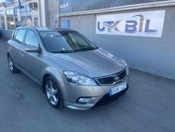 Silver Begagnad 2011 Kia Ceed Halvkombi | 74 900 kr (Marknadspris)