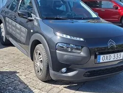 Svart Begagnad 2015 Citroën C4 Cactus PureTech Halvkombi | 73 000 kr (Marknadspris)