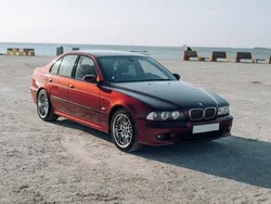 Röd Begagnad 2001 BMW M5 Sedan | 399 000 kr