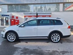 Vit Begagnad 2017 VW Golf Alltrack Kombi | 144 900 kr (Marknadspris)