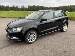 Svart Begagnad 2015 VW Polo Halvkombi | 67 000 kr (Superpris)
