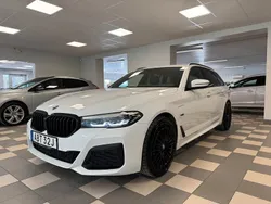 Vit Begagnad 2022 BMW 530e M Sport Kombi | 347 800 kr (Marknadspris)
