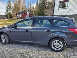 Grå Begagnad 2014 Ford Focus Titanium Kombi | 44 000 kr (Lite dyr)