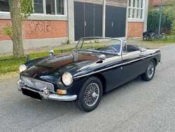Svart Begagnad 1967 MG B Cab | 249 000 kr