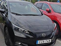 Svart Begagnad 2022 Nissan Leaf Halvkombi | 210 000 kr (Marknadspris)