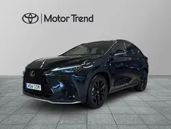 Svart Begagnad 2025 Lexus NX450h+ Sport Line SUV | 639 000 kr (Marknadspris)
