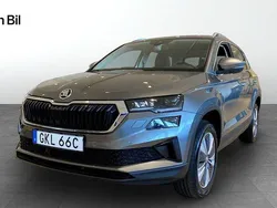 Grå Begagnad 2023 Skoda Karoq Style SUV | 279 900 kr (Marknadspris)