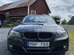 Svart Begagnad 2009 BMW 320 Kombi | 71 900 kr (Marknadspris)