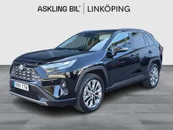 Svart Begagnad 2024 Toyota RAV4 Hybrid Executive SUV | 469 000 kr (Marknadspris)