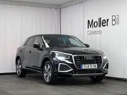 Brilliantsvart Begagnad 2025 Audi Q2 Advanced Plus SUV | 319 900 kr (Marknadspris)