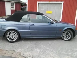 Blå Begagnad 2002 BMW 325 Cabriolet Cab | 135 000 kr (Marknadspris)