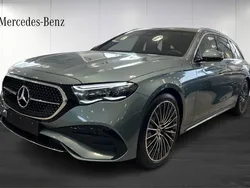 Grön (green) Ny 2025 Mercedes E300 AMG Kombi | 799 200 kr (Marknadspris)