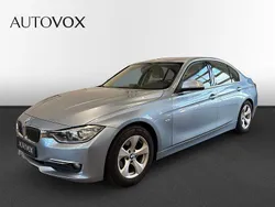 Blå Begagnad 2012 BMW 320 Luxury Line Sedan | 114 900 kr (Dyr)