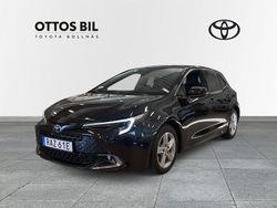 Svart Begagnad 2023 Toyota Corolla Hybrid Style Halvkombi | 299 000 kr (Lite dyr)