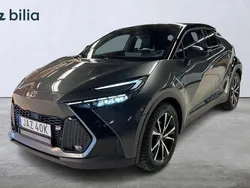 Grå Begagnad 2024 Toyota C-HR Sport SUV | 499 900 kr (Dyr)