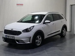Vit Begagnad 2017 Kia Niro Advance SUV | 119 900 kr (Marknadspris)