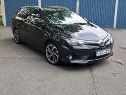 Svart Begagnad 2016 Toyota Auris Touring Sports Active Kombi | 120 000 kr (Marknadspris)