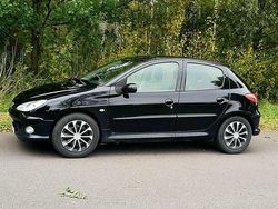 Svart Begagnad 2008 Peugeot 206 Halvkombi | 20 000 kr (Marknadspris)