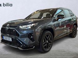 Grå Begagnad 2024 Toyota RAV4 Hybrid Sport SUV | 579 900 kr (Marknadspris)