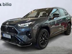 Grå Begagnad 2024 Toyota RAV4 Hybrid Sport SUV | 589 900 kr (Marknadspris)