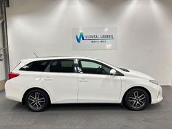Vit Begagnad 2015 Toyota Auris Touring Sports Edition Kombi | 104 900 kr (Lite dyr)