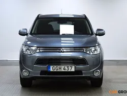 Grå Begagnad 2014 Mitsubishi Outlander P-HEV SUV | 109 900 kr (Marknadspris)