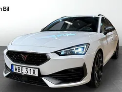 Vit (nevada white metallic) Begagnad 2024 Cupra Leon VZ Kombi | 319 900 kr (Bra pris)