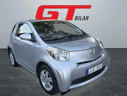 Silver Begagnad 2009 Toyota iQ Halvkombi | 69 900 kr (Marknadspris)