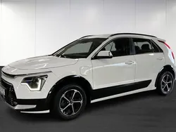 Vit (white) Begagnad 2022 Kia Niro Advance SUV | 284 900 kr (Marknadspris)