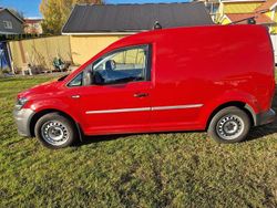Röd Begagnad 2018 VW Caddy Minibuss | 70 000 kr (Superpris)