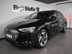 Svart Begagnad 2022 Audi e-tron Advanced Plus SUV | 369 500 kr