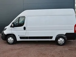 Vit Begagnad 2023 Fiat Ducato Van | 499 875 kr