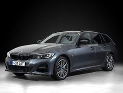 Mineral grå metallic Begagnad 2022 BMW 330 M Sport Kombi | 349 000 kr