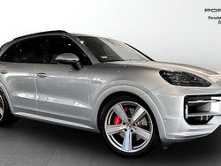 Silver Begagnad 2025 Porsche Cayenne S E-Hybrid SUV | 1 345 000 kr