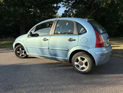 Blå Begagnad 2003 Citroën C3 Halvkombi | 18 900 kr