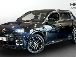 Svart (black) Ny 2025 Renault R5 Iconic Halvkombi | 384 900 kr