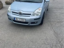 Blå Begagnad 2008 Toyota Corolla Verso Minibuss | 71 000 kr (Lite dyr)