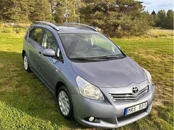Blå Begagnad 2012 Toyota Verso Minibuss | 69 500 kr (Marknadspris)