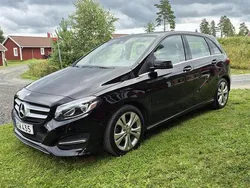 Svart Begagnad 2015 Mercedes B180 Urban Minibuss | 125 000 kr (Bra pris)