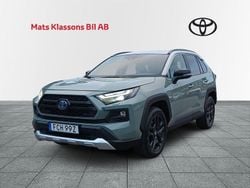 Grön Begagnad 2024 Toyota RAV4 Hybrid SUV | 449 000 kr (Marknadspris)