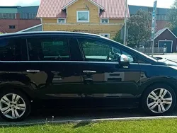 Svart Begagnad 2011 Peugeot 5008 Allure Minibuss | 68 000 kr