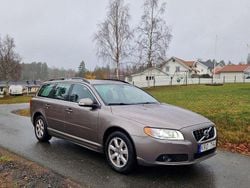 Grå Begagnad 2011 Volvo V70 Momentum Kombi | 59 000 kr (Marknadspris)