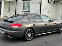 Grå Begagnad 2016 Porsche Panamera Sedan | 426 900 kr